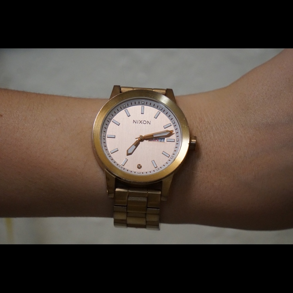 Nixon rose gold spur